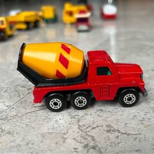 🎈2/$30 - Vtg MATCHBOX Superfast No. 19 CEMENT TRUCK. (c) 1976.